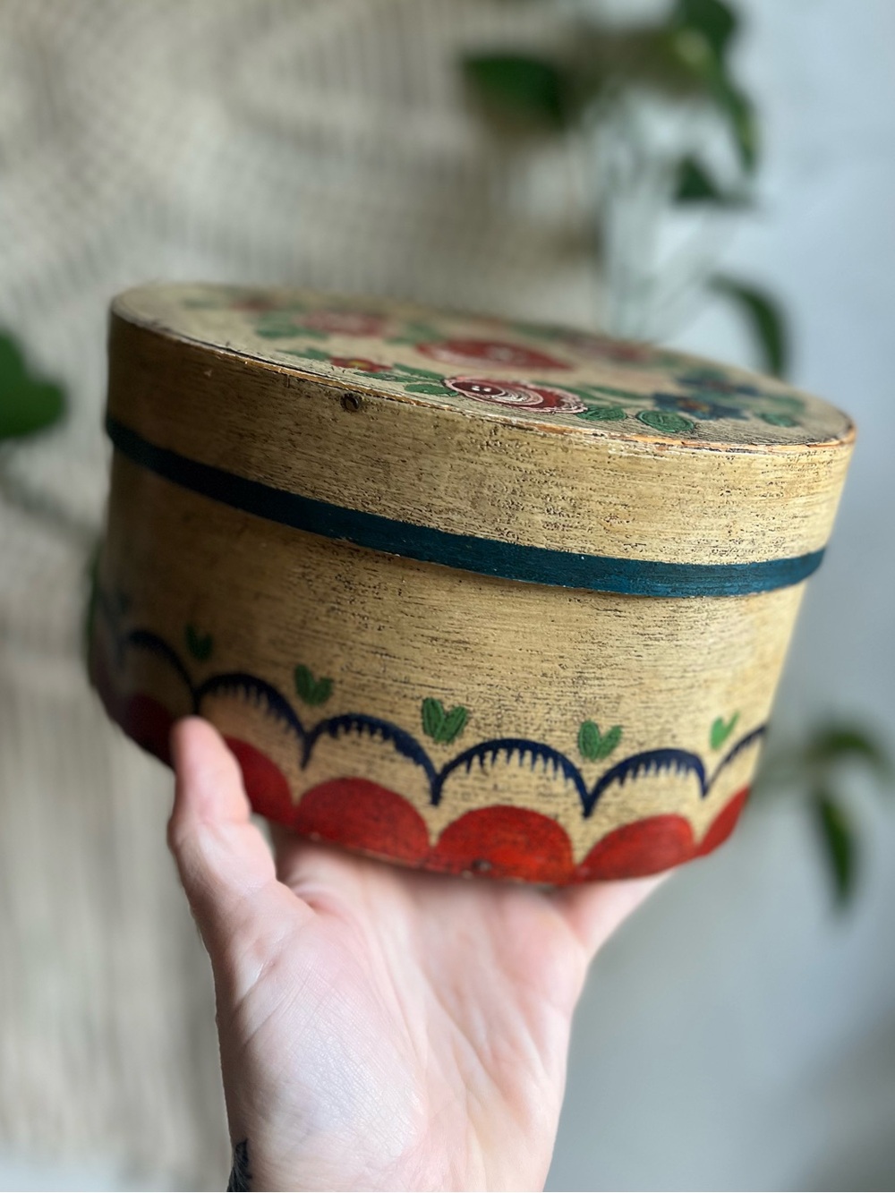 Vintage Scandinavian Folk Art Bentwood Oval Box Heart Floral Trinket Norwegian - Picture 3 of 11